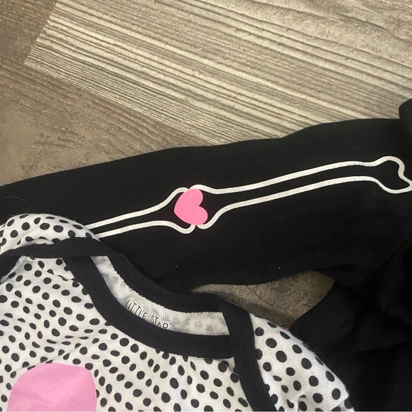 Girls Pajama and Skeleton Dress Bundle 2T - Picture 9 of 10